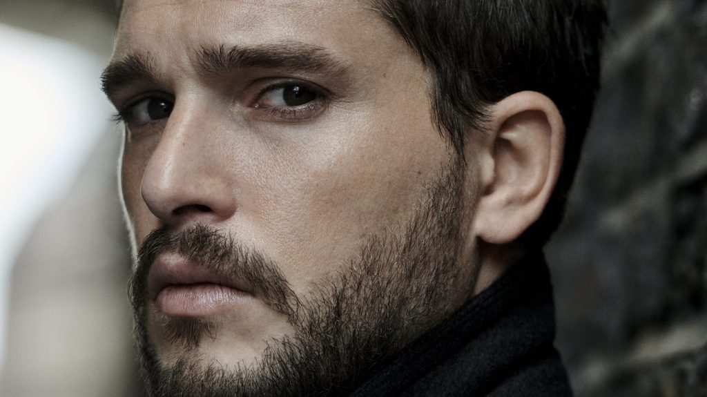 Kit Harington se une a la temporada 3 de 'Business' - Fecha límite